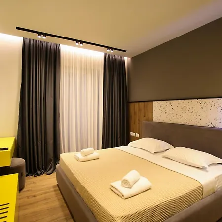 Imperial Visar Yellow Apartamento Vlorë