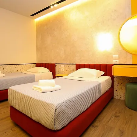Imperial Visar Yellow Apartment