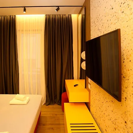 Apartment Imperial Visar Yellow
