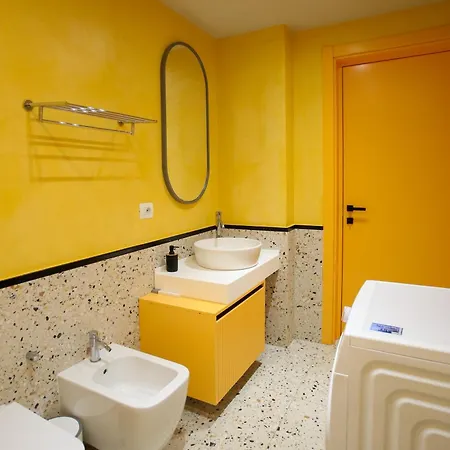 Imperial Visar Yellow Apartment *