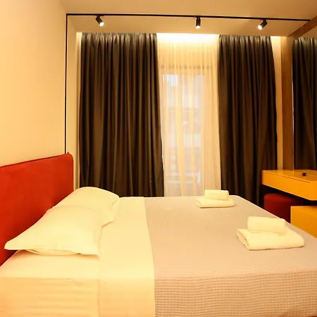 Apartment Imperial Visar Yellow Vlore