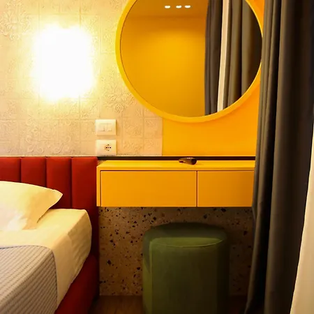 Imperial Visar Yellow Apartment