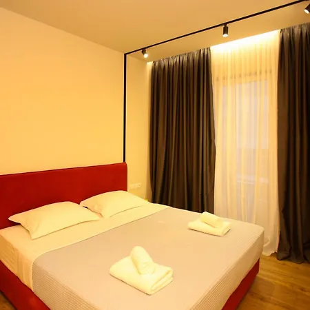 Apartment Imperial Visar Yellow *