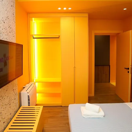 Apartment Imperial Visar Yellow