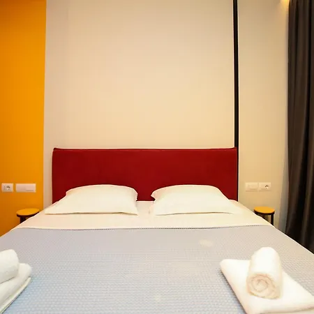 Imperial Visar Yellow Apartment