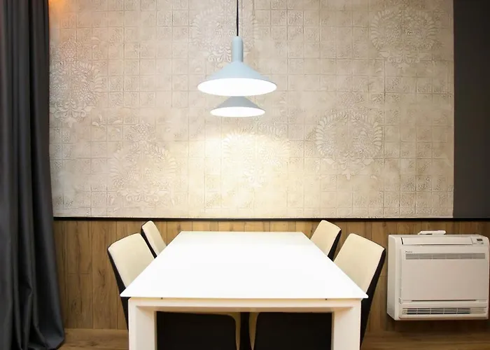 Imperial Visar Yellow Apartament Wlora