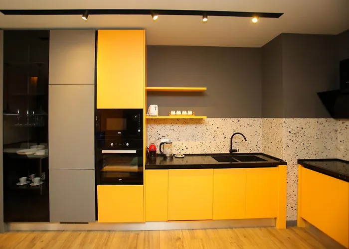 Imperial Visar Yellow Apartament Wlora